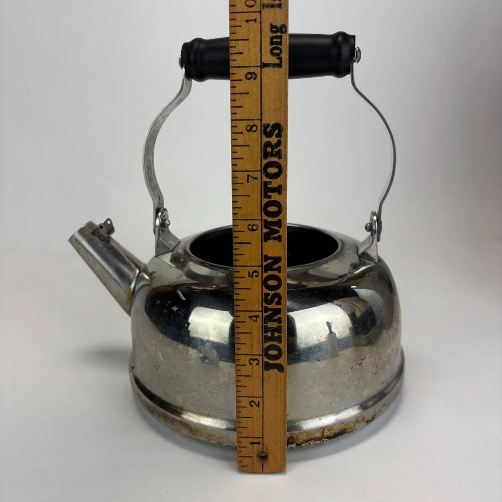 Le Creuset Tea Kettle 1.7qt Silver Stainless Steel Stovetop *NO WHISTLE*